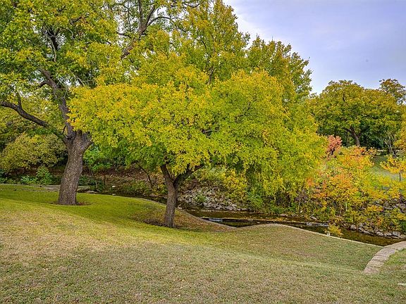 3rd image of 3166 Brookhollow Dr
