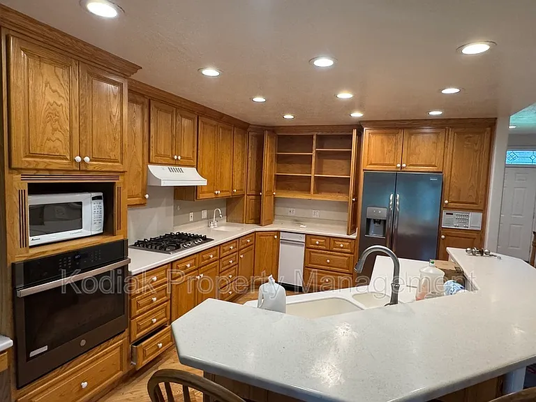 1673 E Webb Way — Photo 5