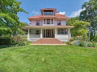 44 Manor Dr, Basking Ridge, NJ 07920