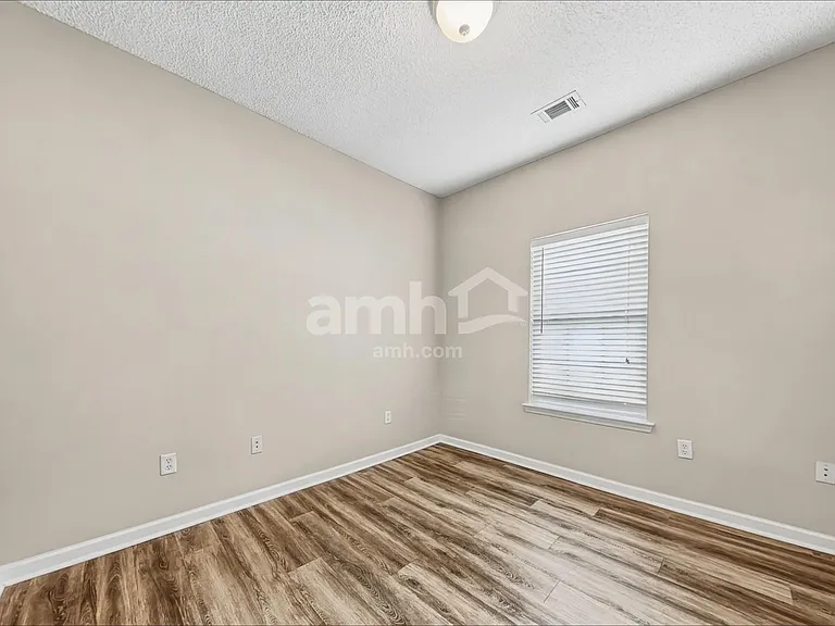 762 Bristol Way — Photo 12