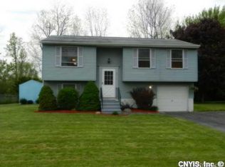 8431 Torchwood Ln, Cicero, NY 13039