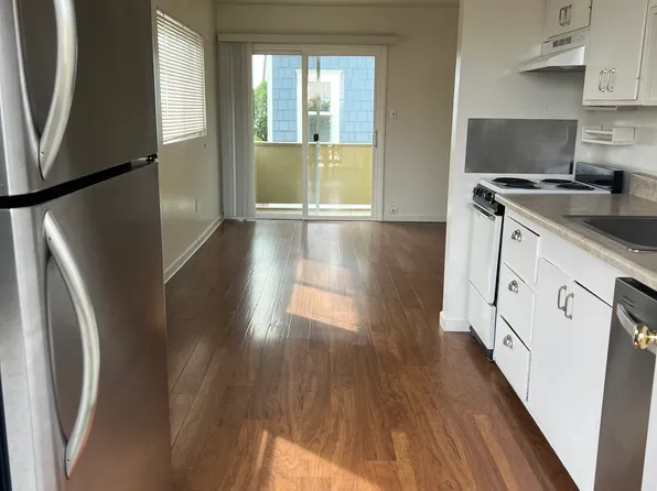 165 Chestnut Ave APT C, Carlsbad, CA 92008