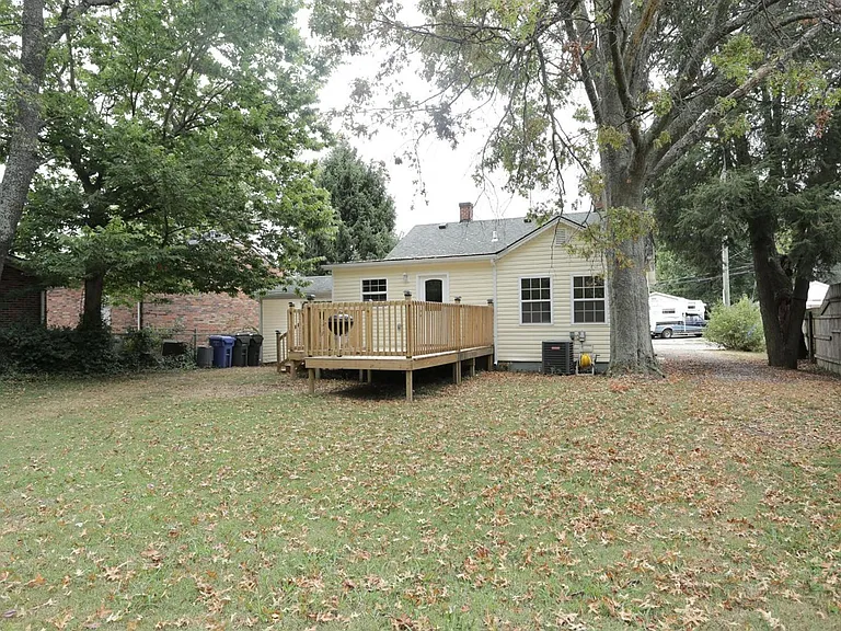 1206 Garrison Ave — Photo 2