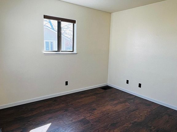 4th image of 507 Burns St
