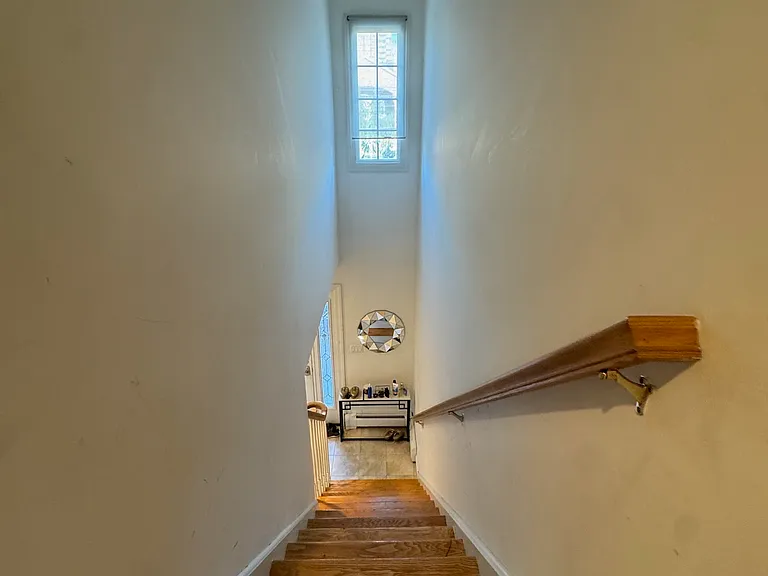 2133 Linwood Ave — Photo 17