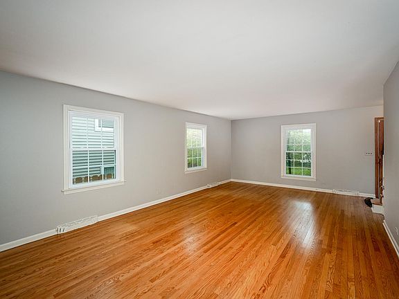 4th image of 92 N Parkside Ave