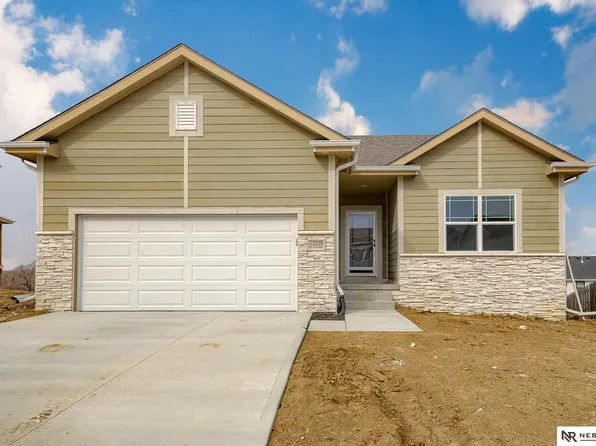 12228 S 111th Ave, Papillion, NE 68046