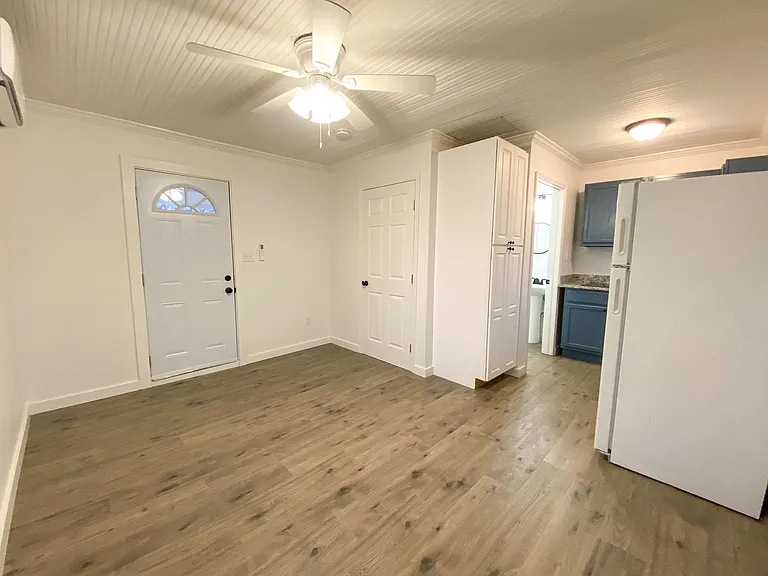 1279 Carr Ave — Photo 2