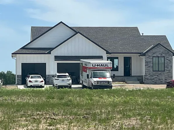 8317 Pebble St, Maize, KS 67101