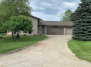 W11438 Lake Dr, Randolph, WI 53956