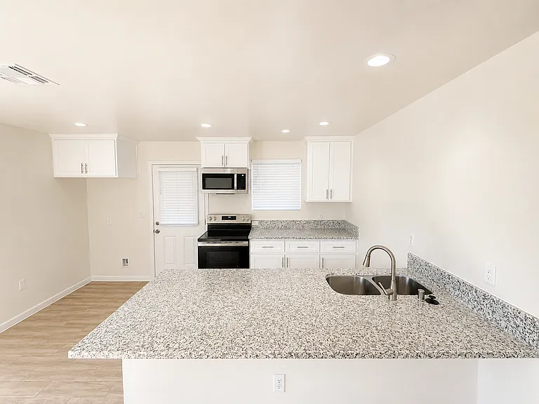 713 Wistaria St #A — Photo 6