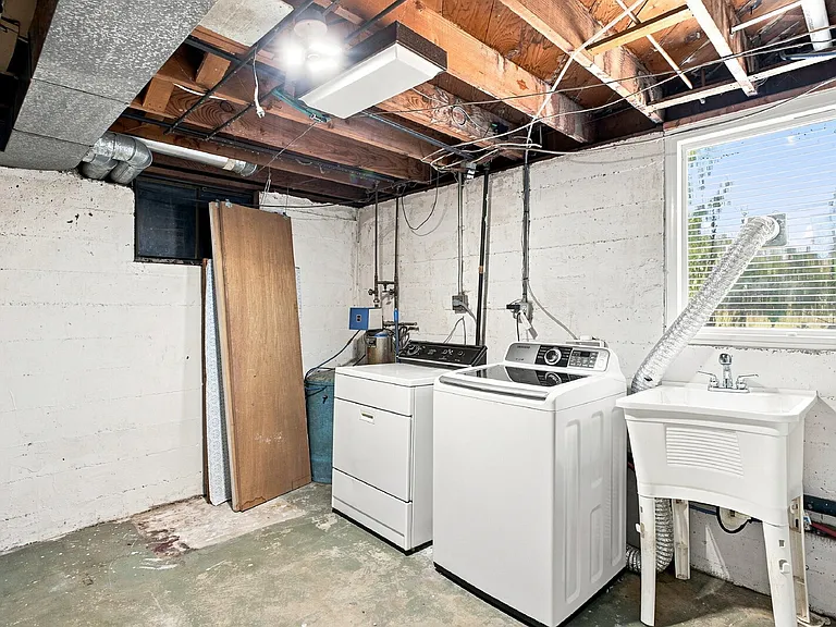 1811 S Irving St — Photo 15