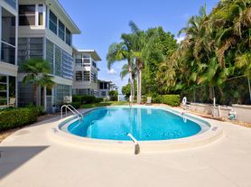 1801 Lakeview Dr, Sebring, FL