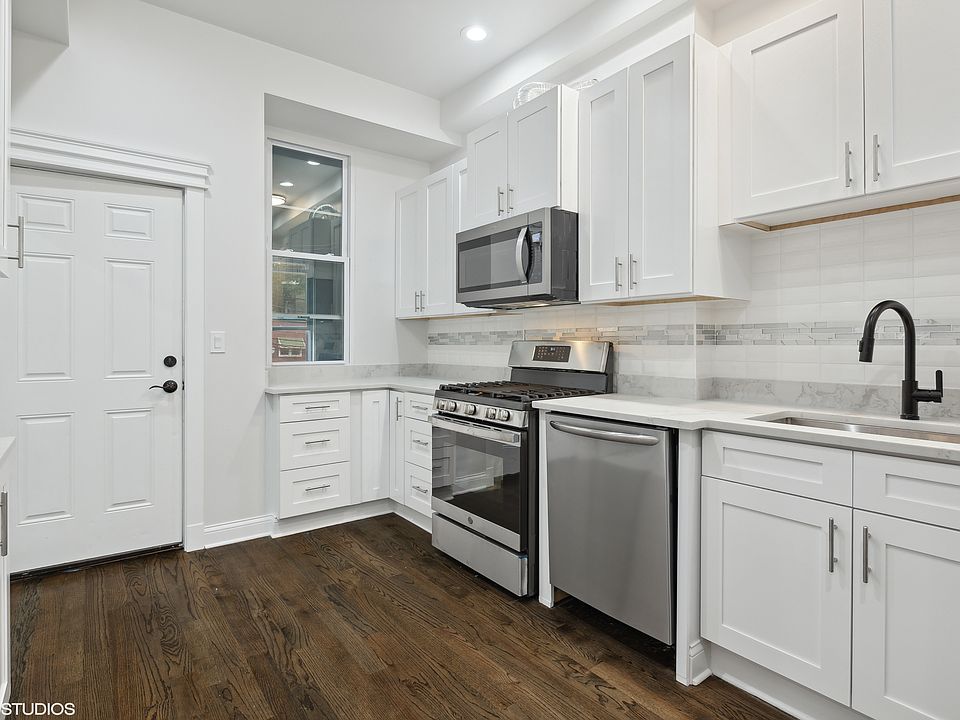 1st image of 2342 W Fullerton Ave Unit 2