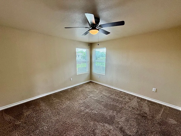 5742 Golf Hts — Photo 20