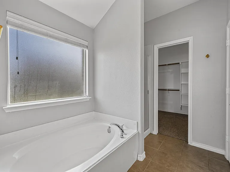 5590 Manitou Dr — Photo 14