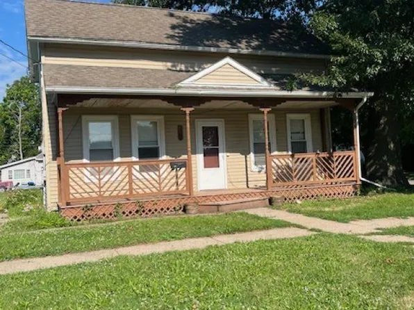 302 N 5th St, Fairfield, IA 52556