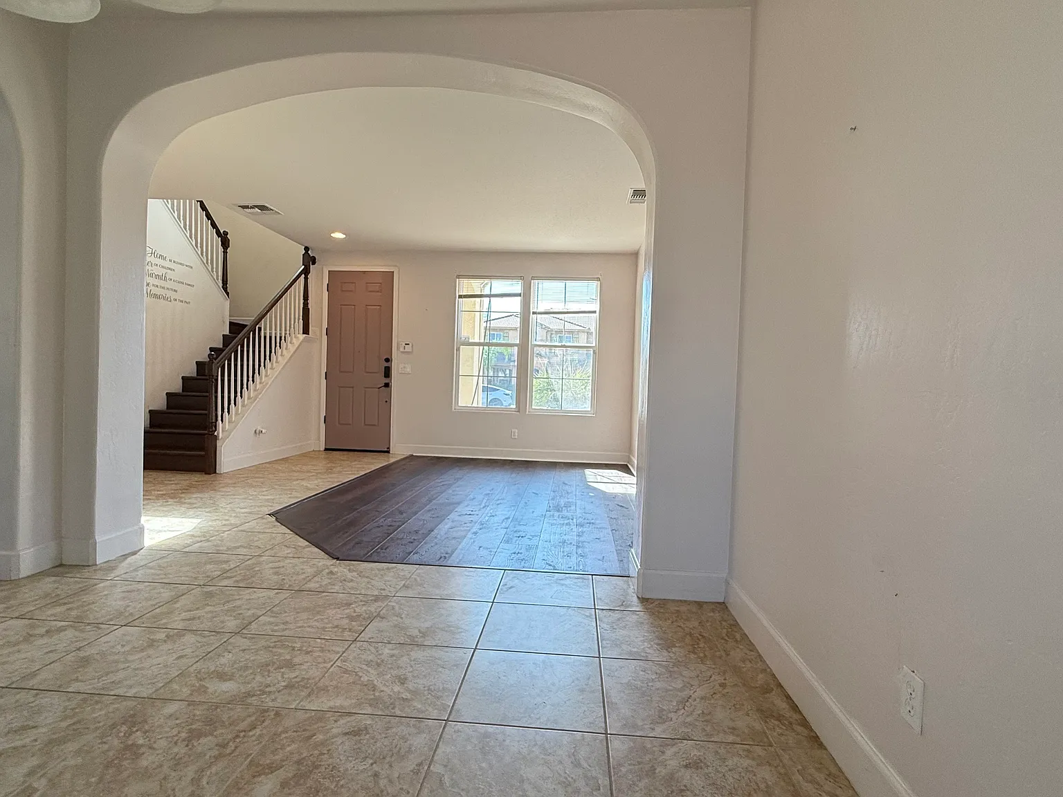 5 bed, 2625 sqft, $3,195 — Photo 3