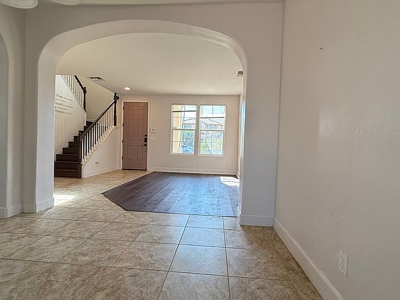 3rd image of 3338 N Jason Ave