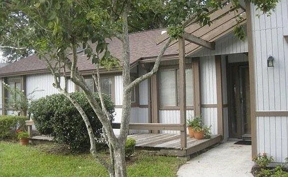 Building Photo - 8418 Bottlebrush Ct