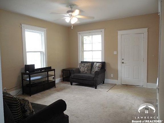 4th image of 906 S 2nd St