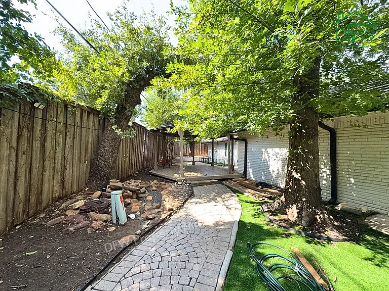1900 Mill Run Dr — Photo 24