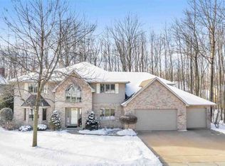 6 Brentwood Ln, Appleton, WI 54915