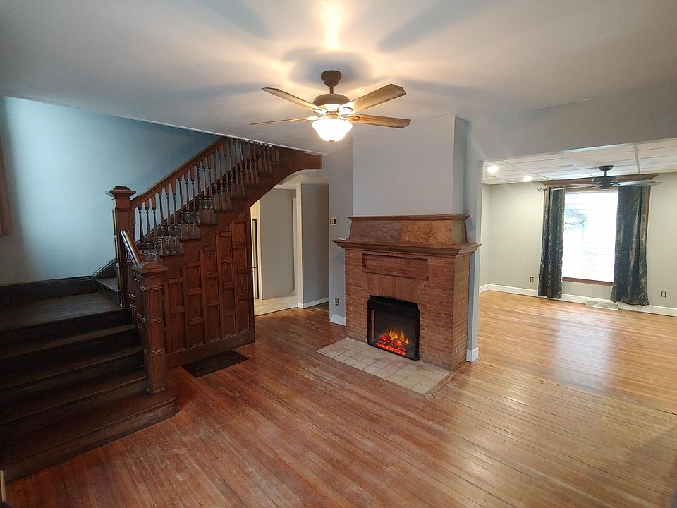 Front Entry Way