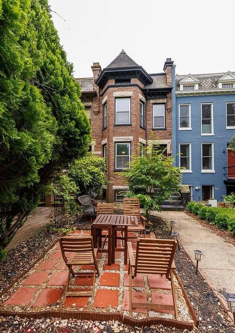 1437 E Capitol Street SE — Photo 1