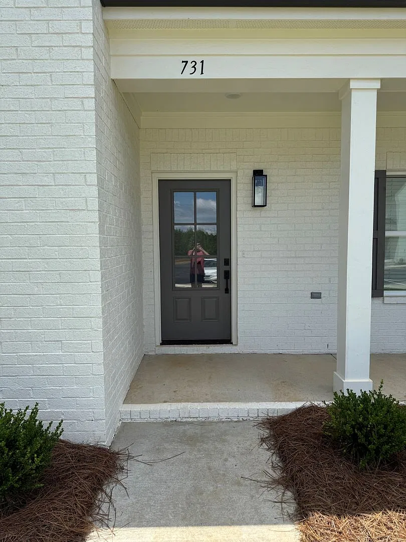 South Grove 731 — Photo 4