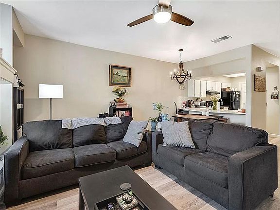 4th image of 5313 Indio Dr APT A