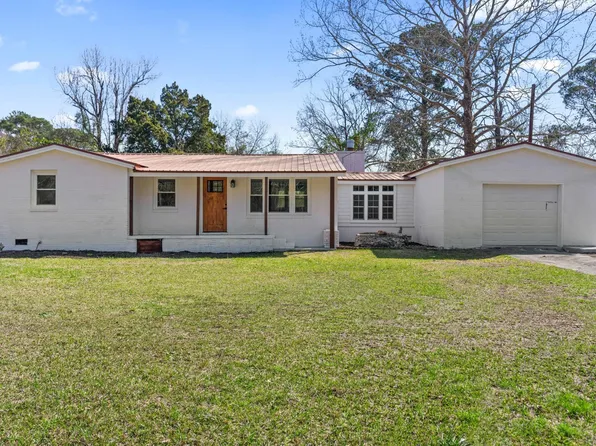 1084 Rocky Run Rd, Midway Park, NC 28544