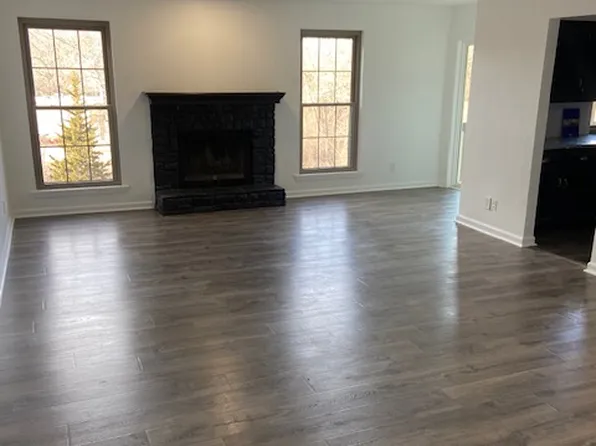 12840 W 110th Ter, Overland Park, KS 66210