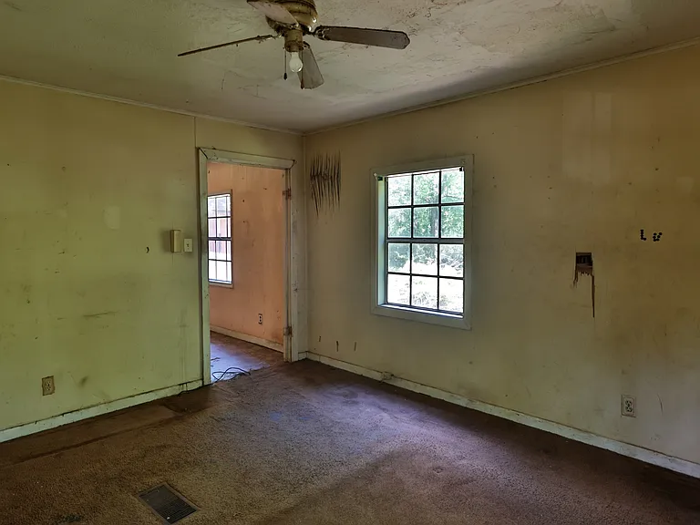 127 Barbara Ave — Photo 12