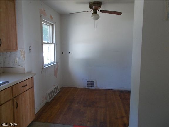 5th image of 13905 Cranwood Park Blvd