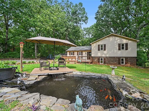 608 Hoyle St, Lincolnton, NC 28092