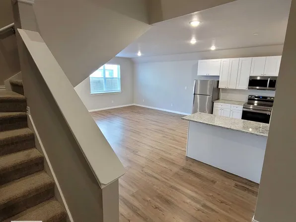 1220 Sunnyvale Ln, Burleson, TX 76028