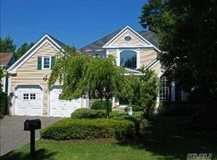 27 Cherrywood Ln, Manhasset, NY 11030