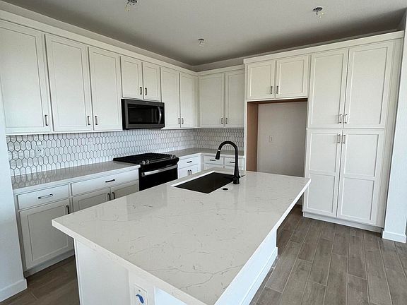 2nd image of 20583 W VERMONT Avenue