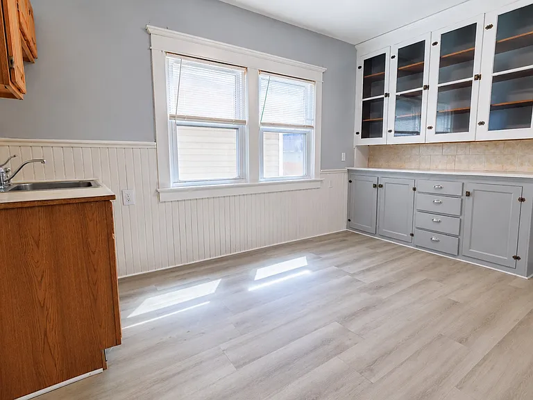 159 Royal Ave #1 — Photo 10