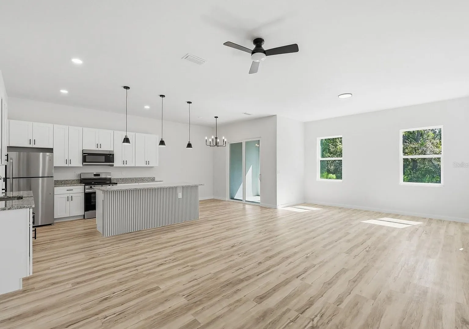 Brand New - 3 Bed 2.5 Bath Townhouse Palm Coast — Photo 2