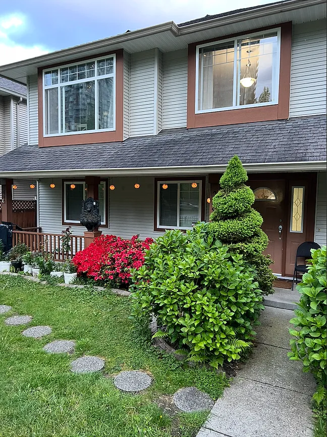 Lincoln Ave, Pt Coquitlam — Photo 4