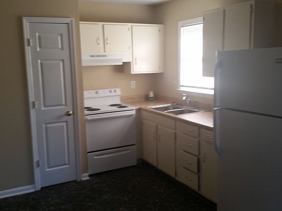 3rd image of 2453 Butternut Hill Ct