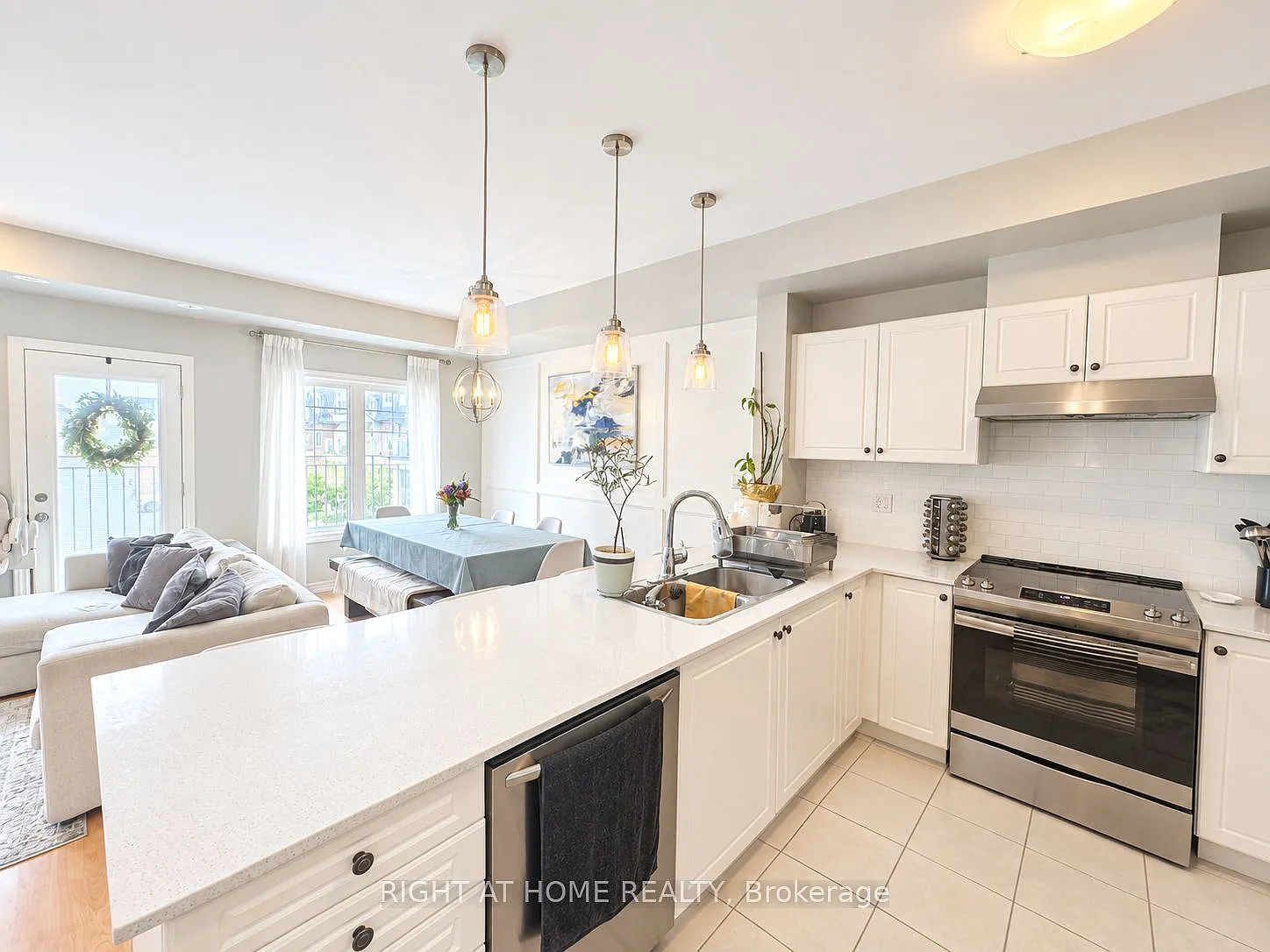 2 bed, $2,900 — Photo 4