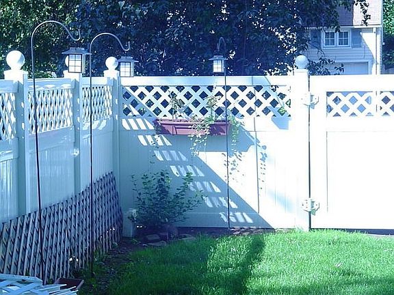 Corner yard with fence