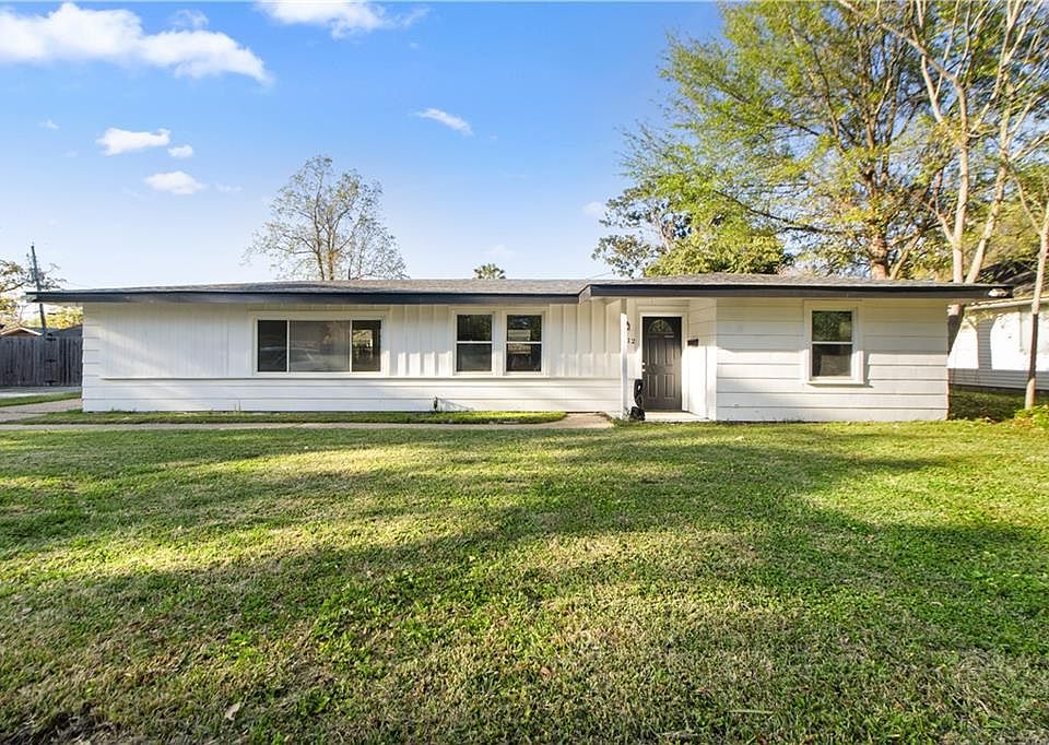 1st image of 212 Fairfax Pl