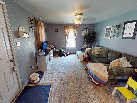 4th image of 221 S Krouth St