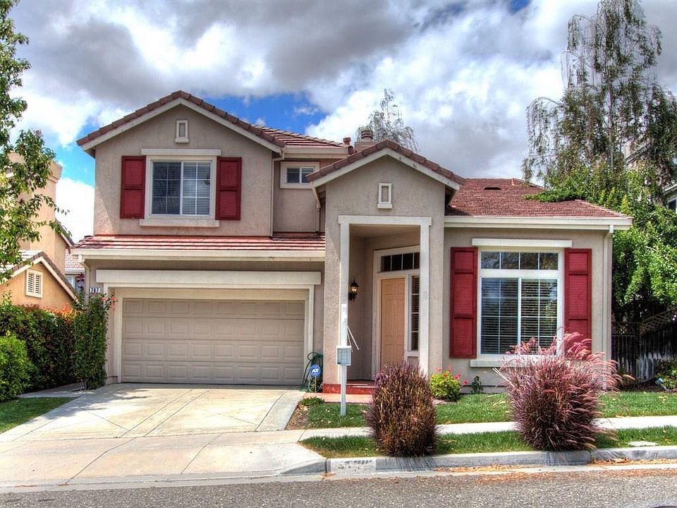 1st image of 707 Promenade Ln