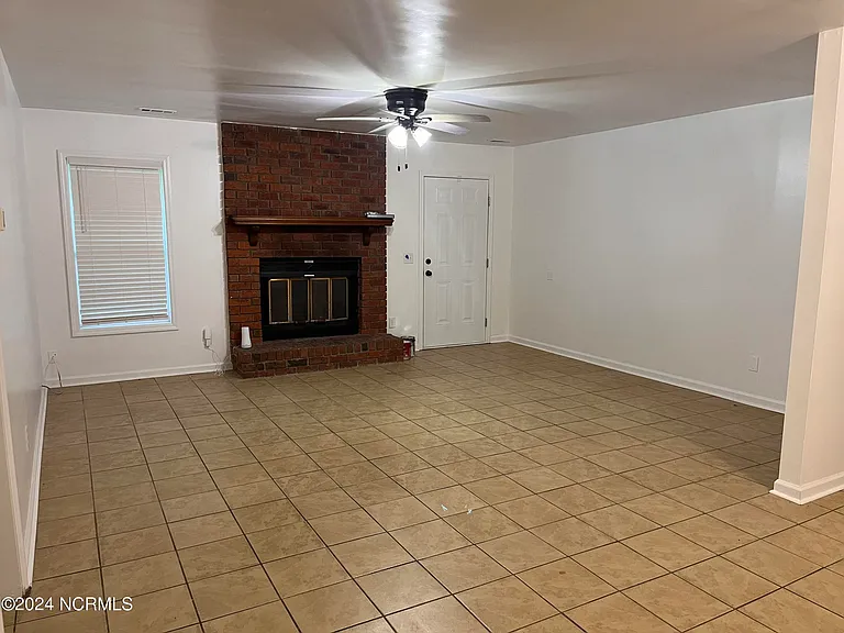 1531 Rosemond Dr — Photo 6