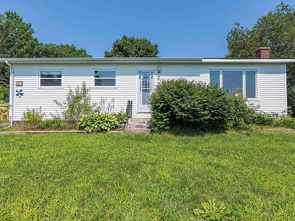 4th image of 83 Pineo St E